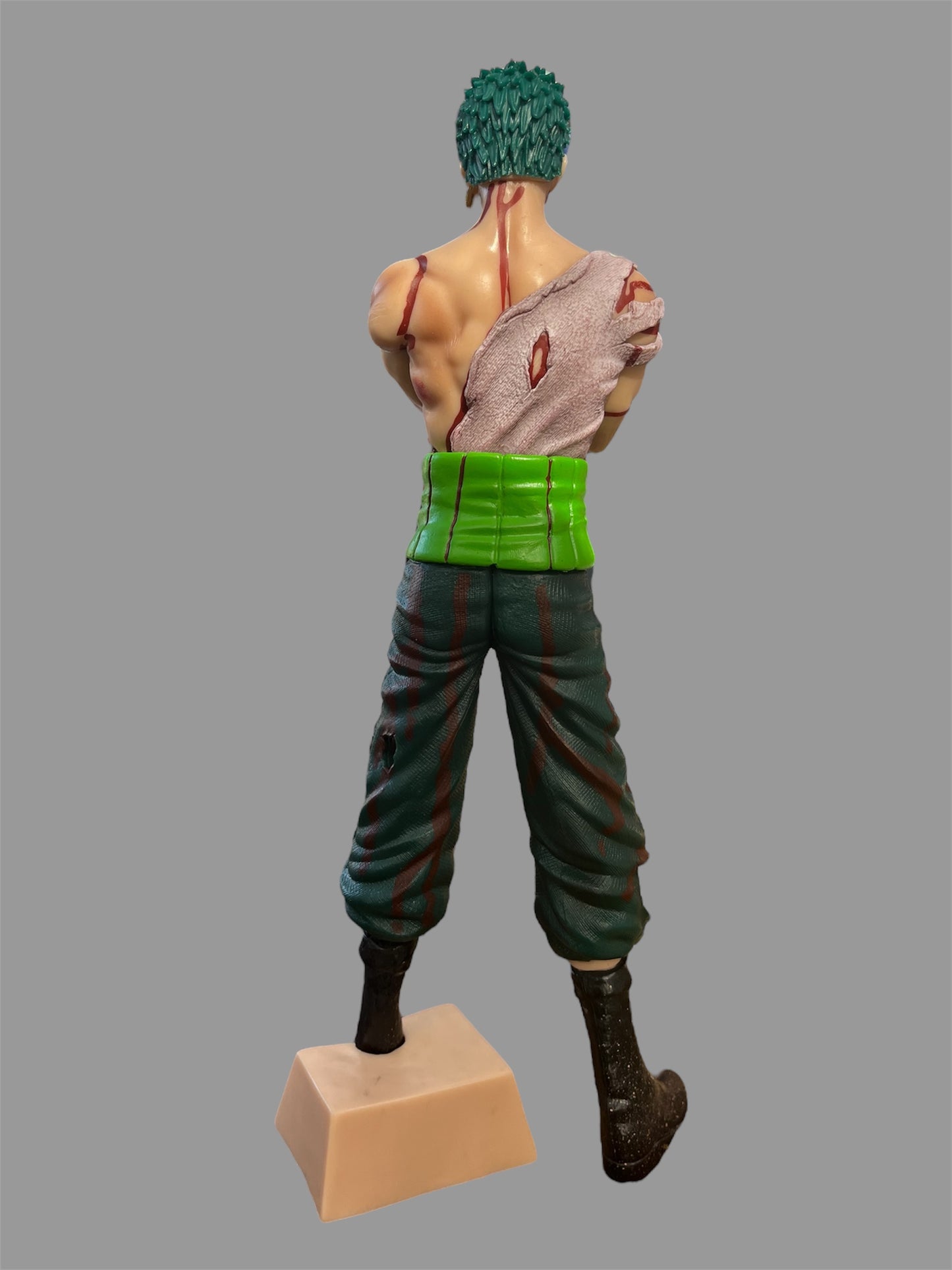 One Piece – Roronoa Zoro Battle-Worn Figure (30cm)