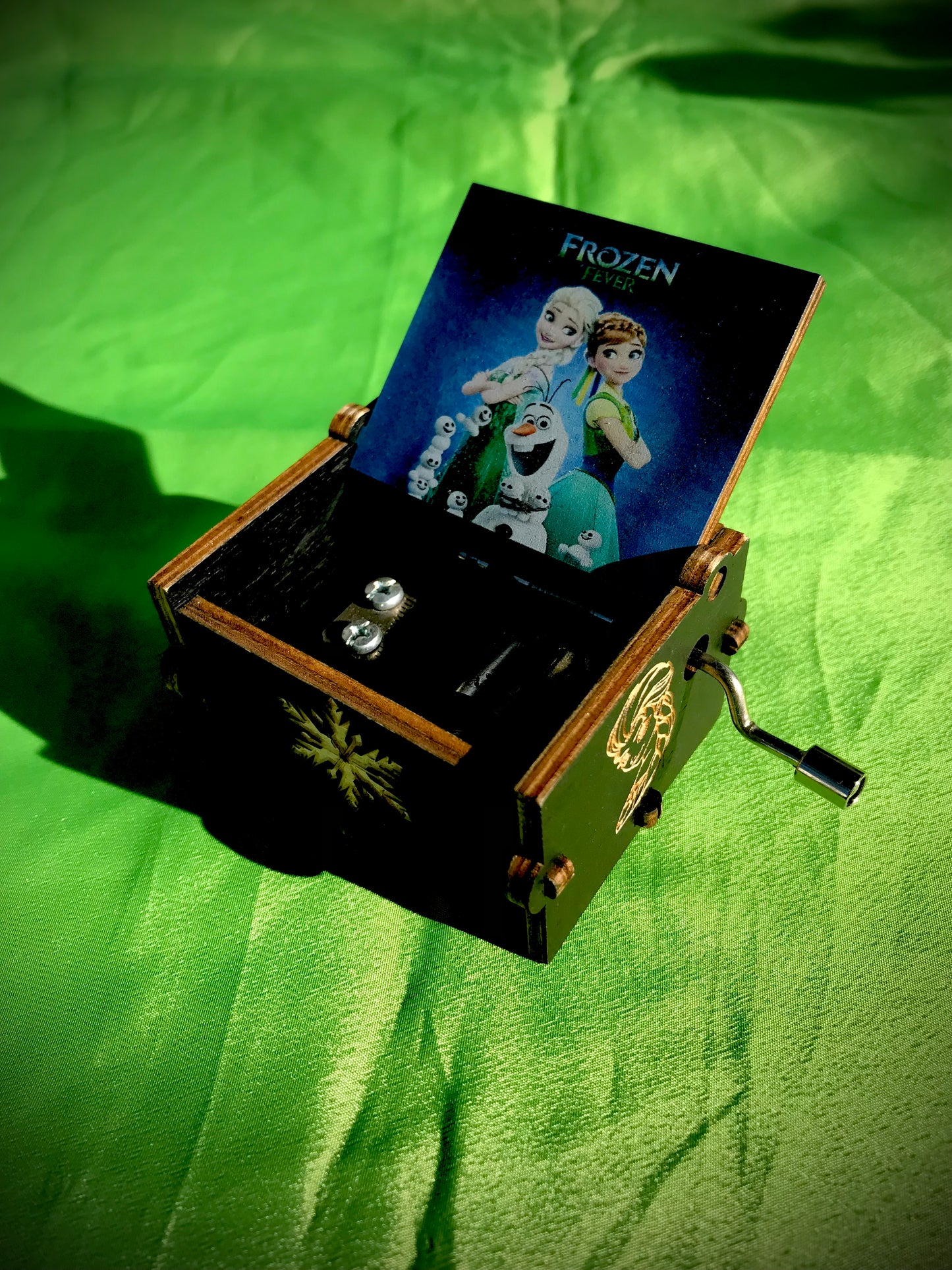 Frozen anime wooden music box of the child classic from Disney