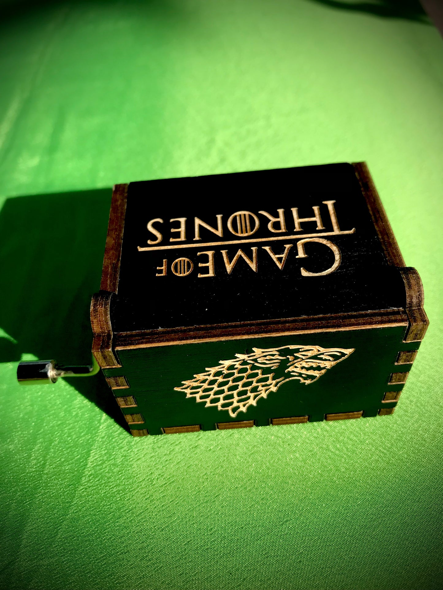 Game of Throne show wooden music box of the classic from the popular tv show