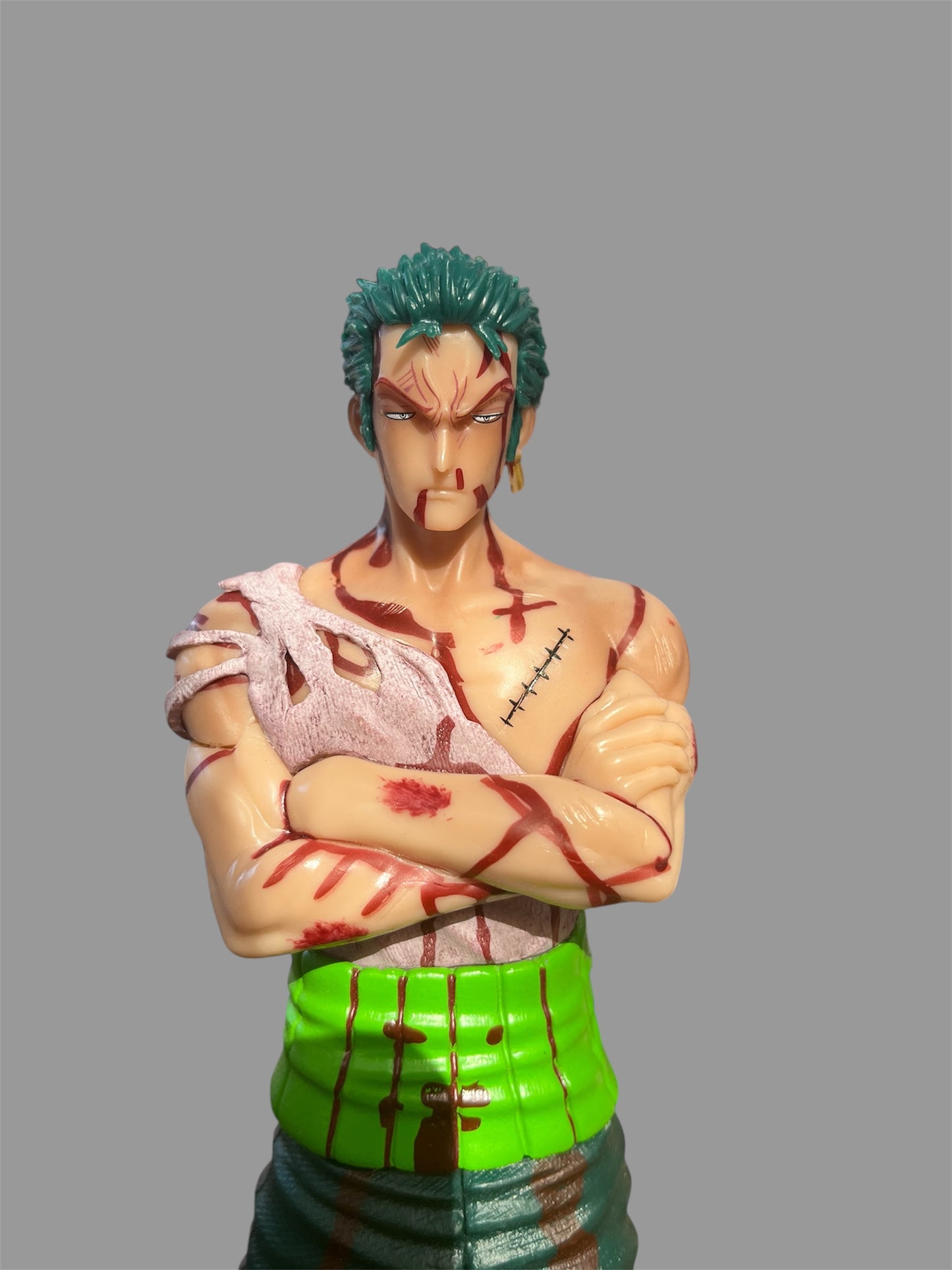 One Piece – Roronoa Zoro Battle-Worn Figure (30cm)