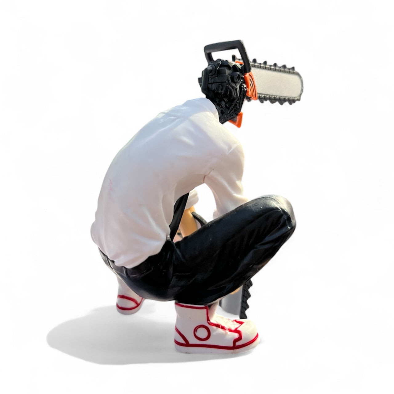 Chainsaw Man Crouching Battle Pose Figurine – Anime Collectible Model