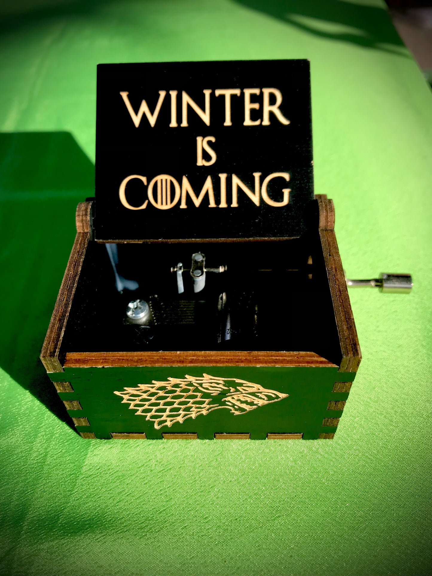 Game of Throne show wooden music box of the classic from the popular tv show