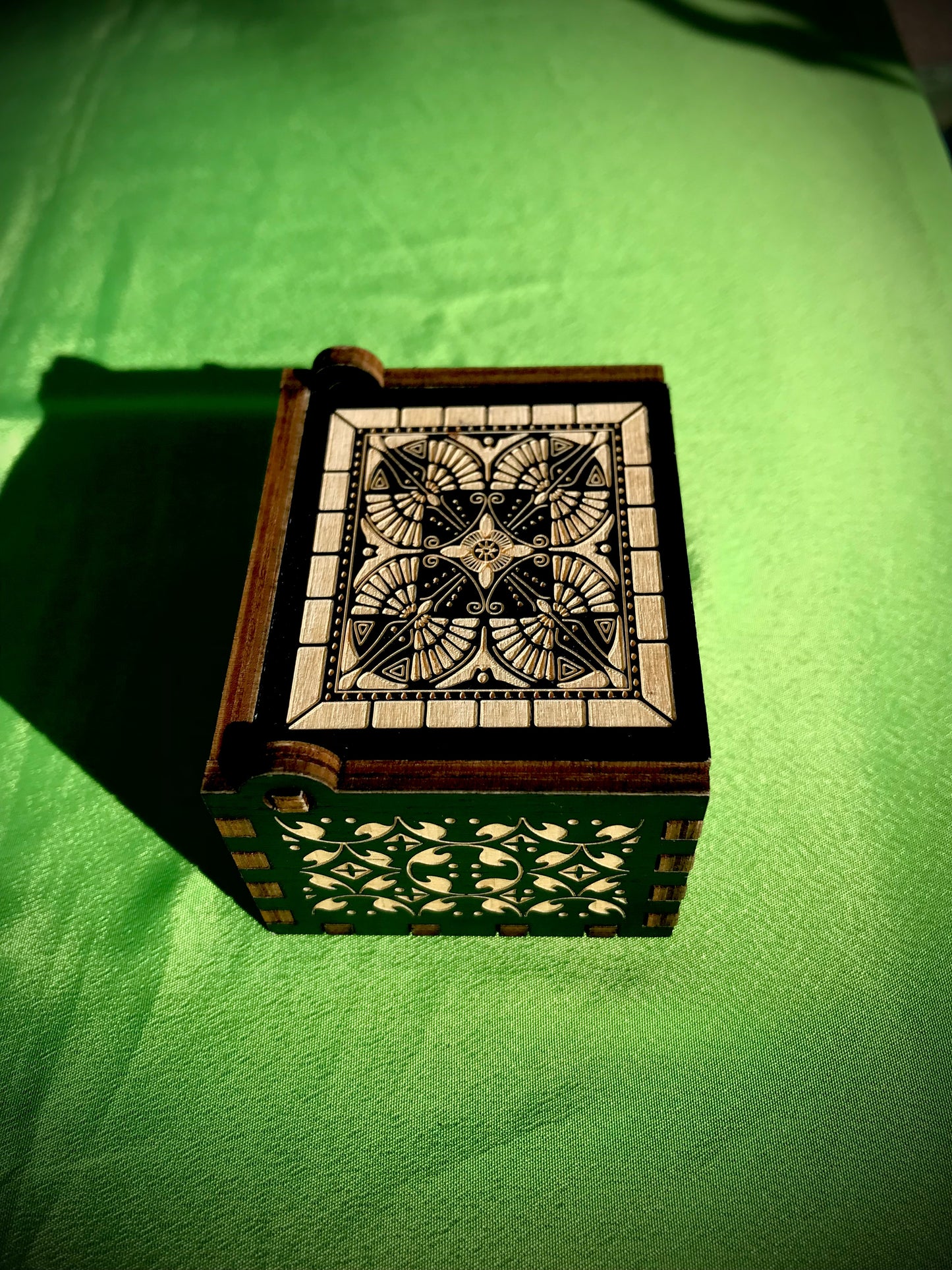 The godfather anime wooden music box of the classic from the Mafia Trilogy film