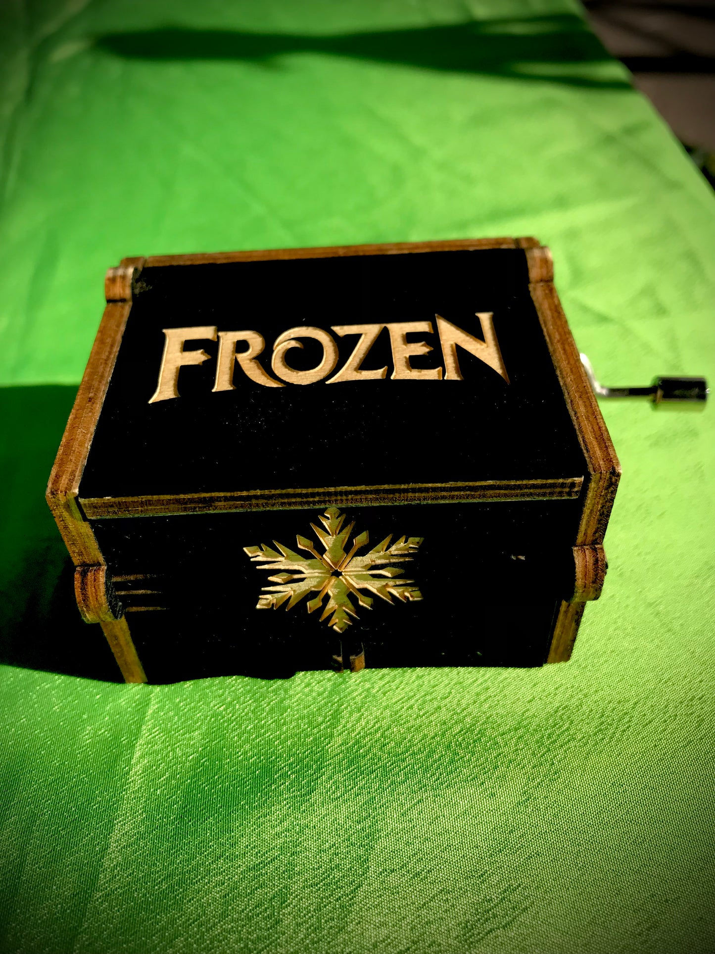 Frozen anime wooden music box of the child classic from Disney