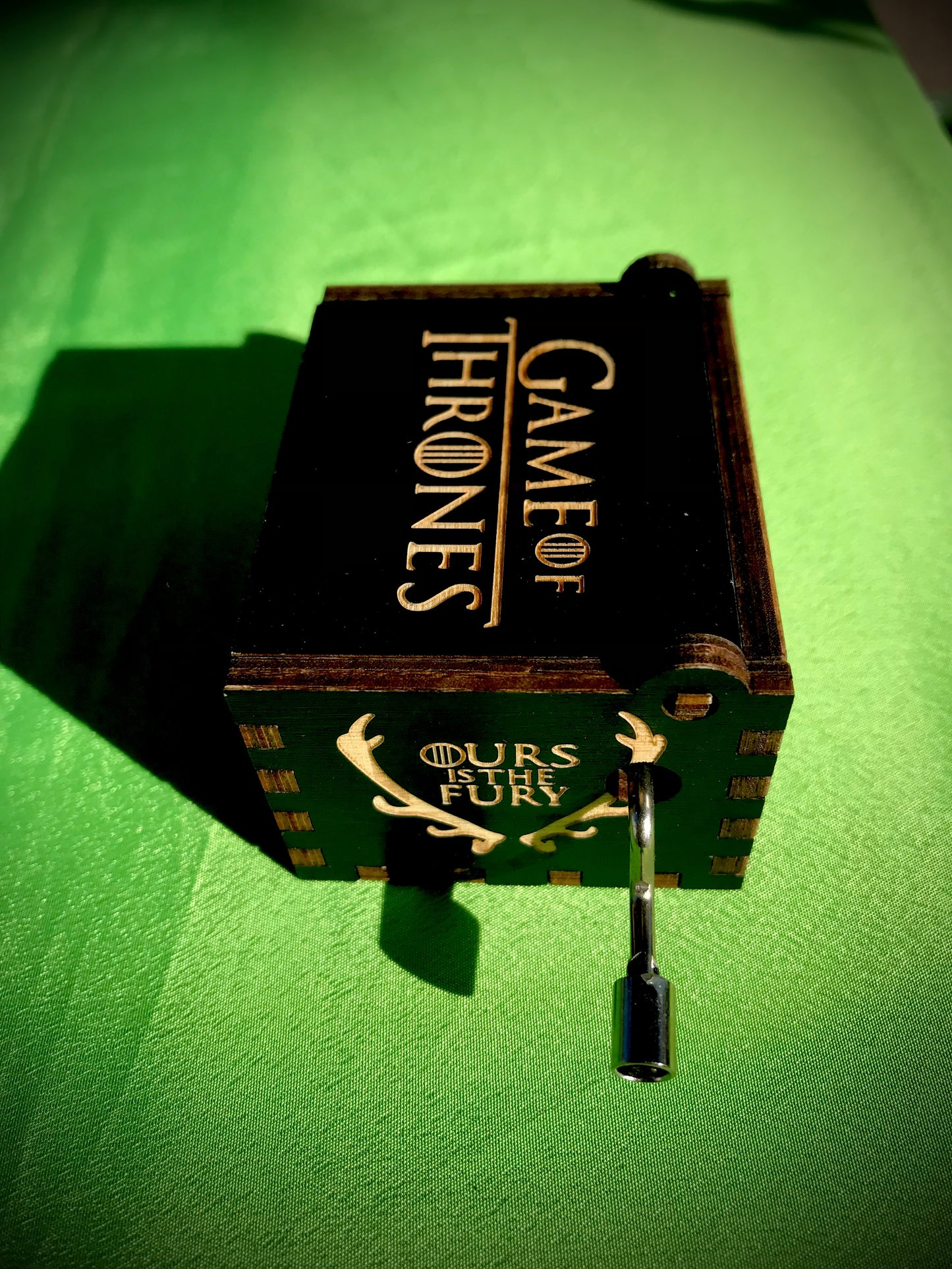 Game of Throne show wooden music box of the classic from the popular tv show