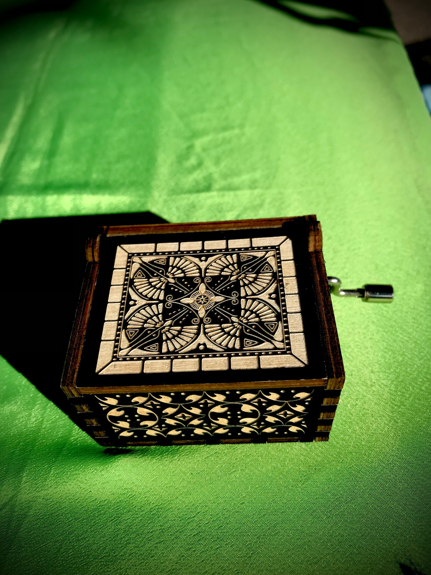 The godfather anime wooden music box of the classic from the Mafia Trilogy film