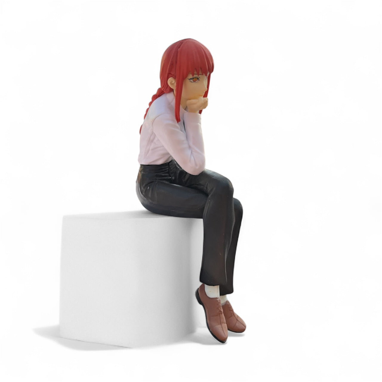 Chainsaw Man – Makima Sitting Pose Figurine