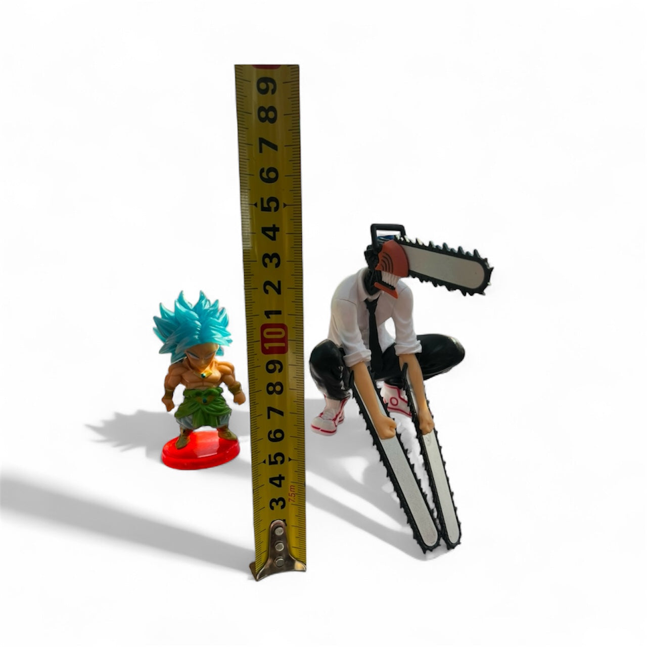 Chainsaw Man Crouching Battle Pose Figurine – Anime Collectible Model