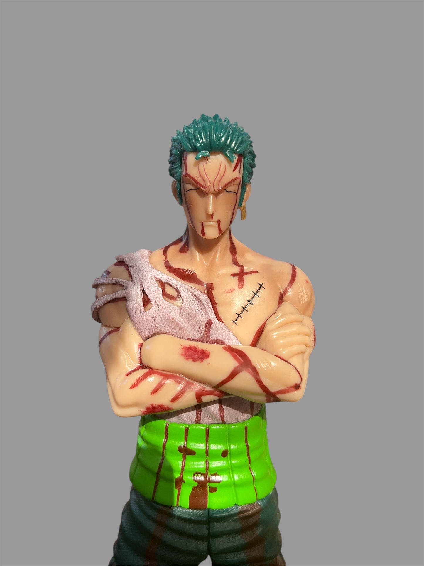 One Piece – Roronoa Zoro Battle-Worn Figure (30cm)
