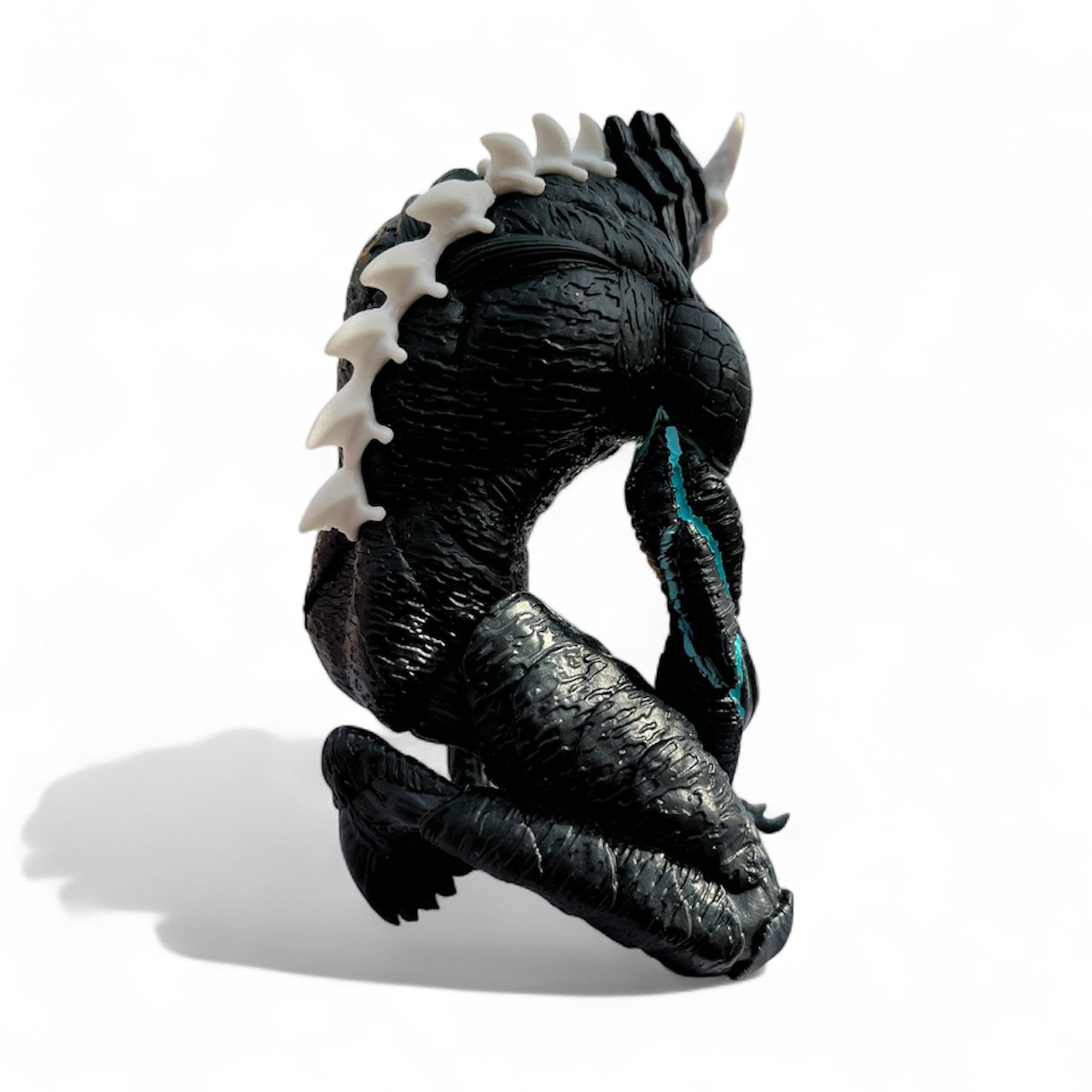 Kaiju No. 8 – Kafka Hibino (Kaiju Form) Figure