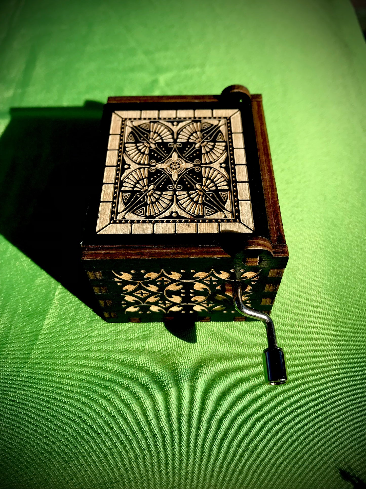 The godfather anime wooden music box of the classic from the Mafia Trilogy film