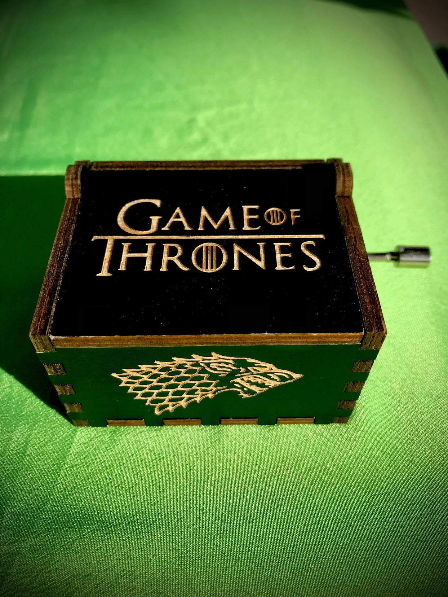 Game of Throne show wooden music box of the classic from the popular tv show