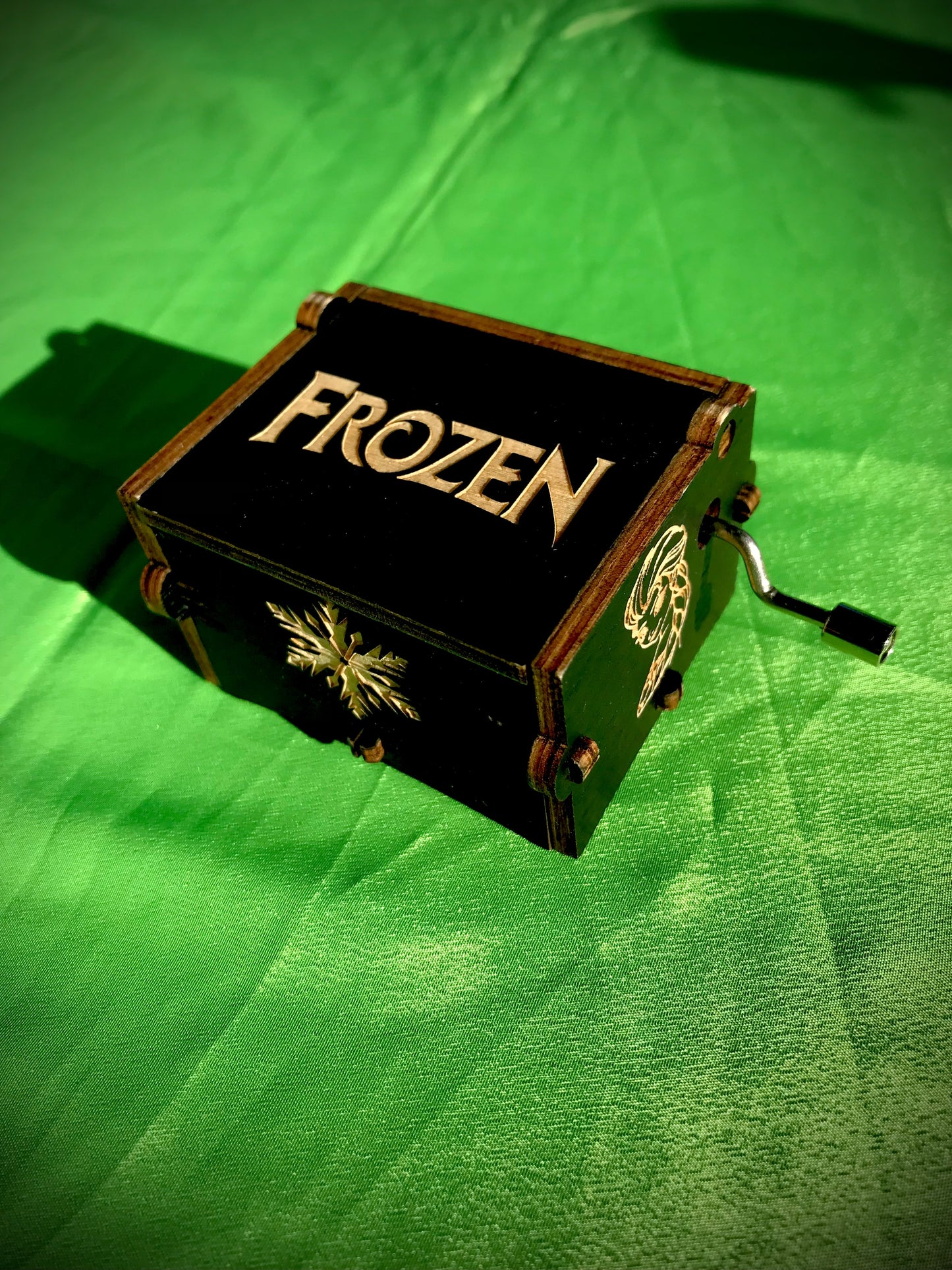 Frozen anime wooden music box of the child classic from Disney