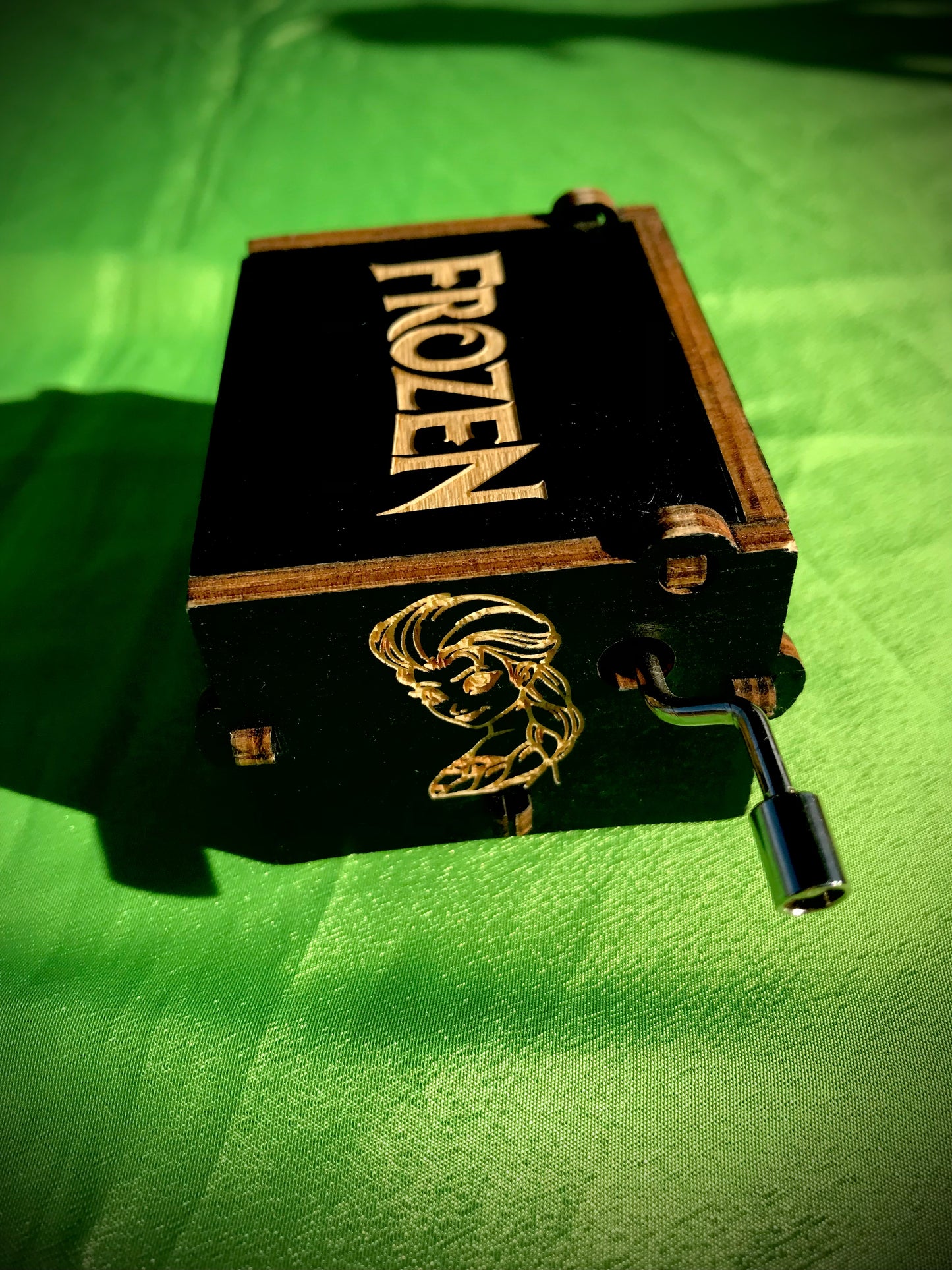 Frozen anime wooden music box of the child classic from Disney