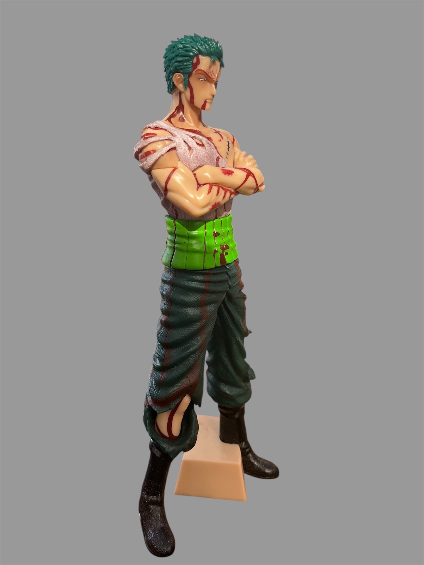 One Piece – Roronoa Zoro Battle-Worn Figure (30cm)