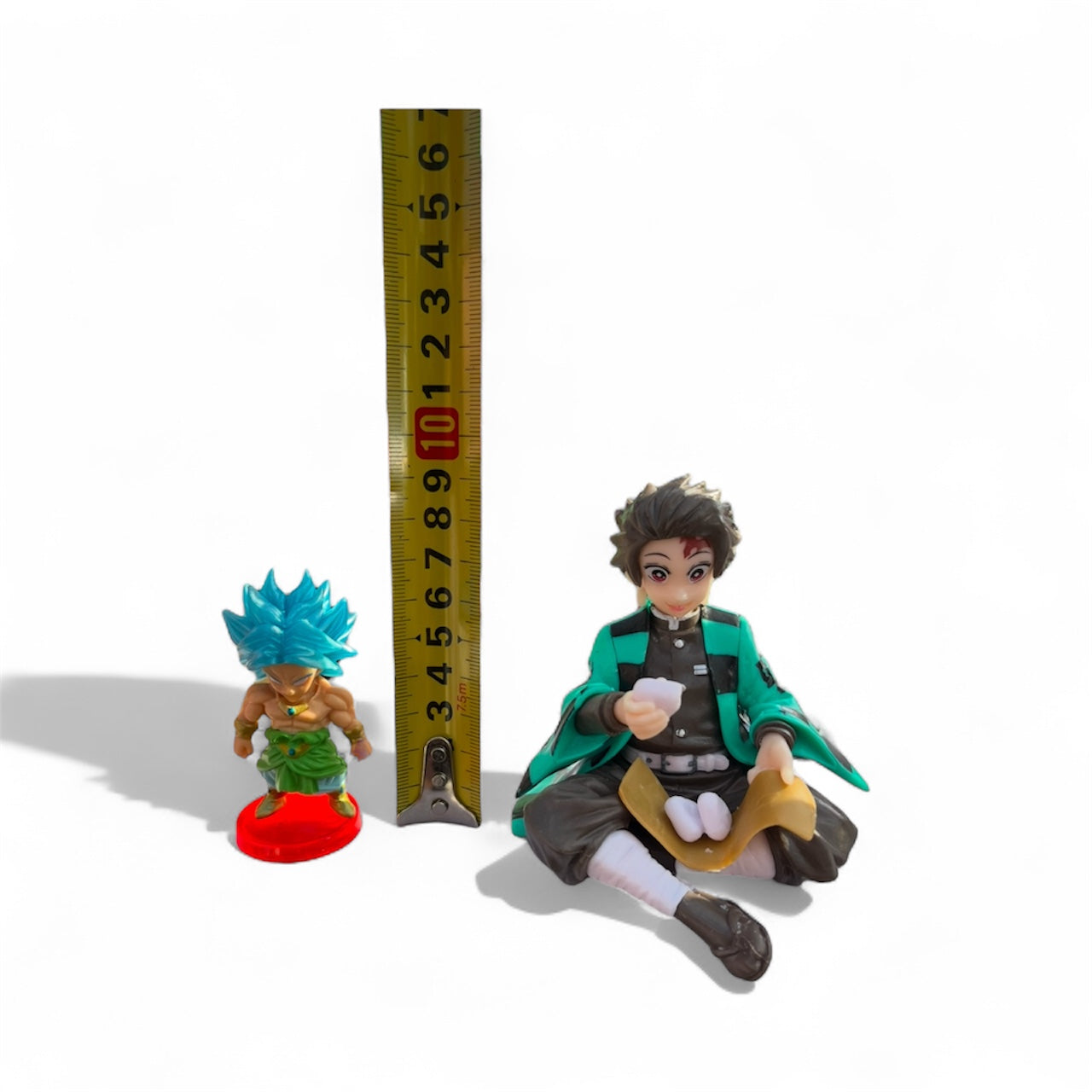 Demon Slayer – Tanjiro Kamado Sitting Figure (Onigiri Ver.)