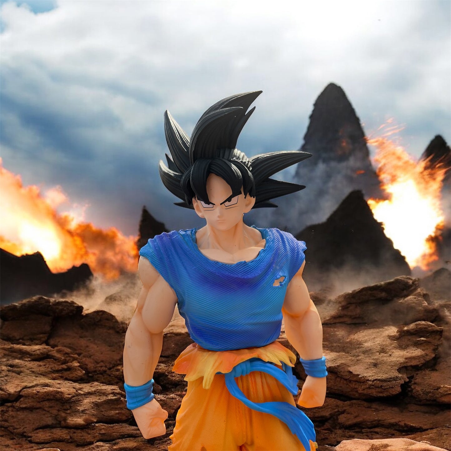 Son Goku (Ultra Instinct Omen) – Dragon Ball Super Figure (28 cm)